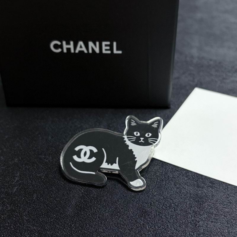 Chanel Brooch 03yxs231